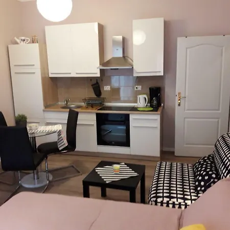 Cozy Ap Rubin, Centre, Fully Furnished, Free Wifi Fiume