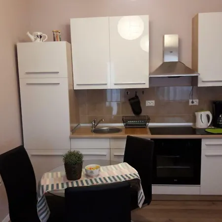 Cozy Ap Rubin, Centre, Fully Furnished, Free Wifi Apartman