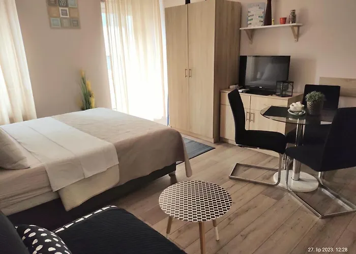 Cozy Ap Rubin, Centre, Fully Furnished, Free Wifi *