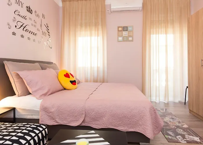 Cozy Ap Rubin, Centre, Fully Furnished, Free Wifi 里耶卡