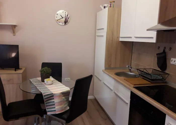 Cozy Ap Rubin, Centre, Fully Furnished, Free Wifi 公寓