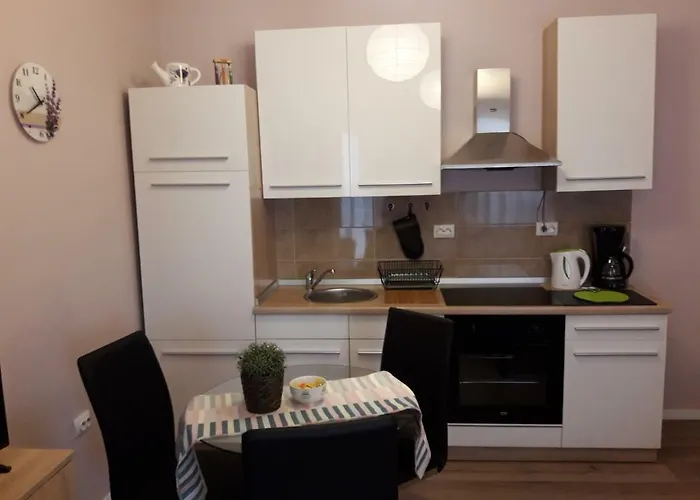 Cozy Ap Rubin, Centre, Fully Furnished, Free Wifi 公寓
