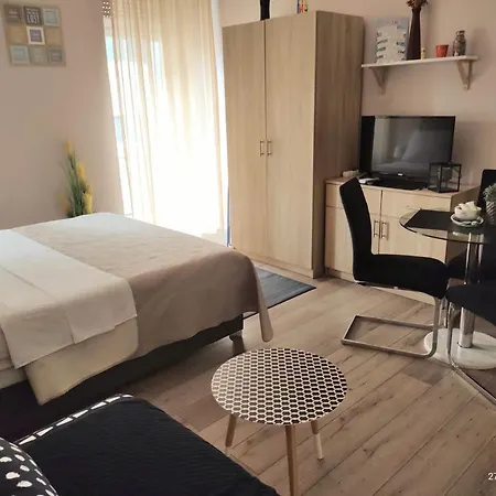 Cozy Ap Rubin, Centre, Fully Furnished, Free Wifi *
