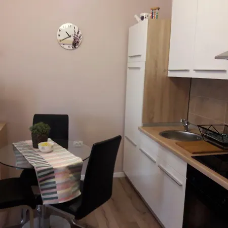 Cozy Ap Rubin, Centre, Fully Furnished, Free Wifi アパート