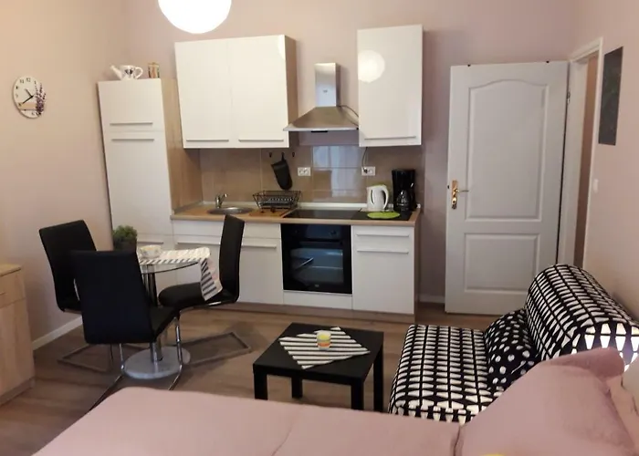 Cozy Ap Rubin, Centre, Fully Furnished, Free Wifi 里耶卡